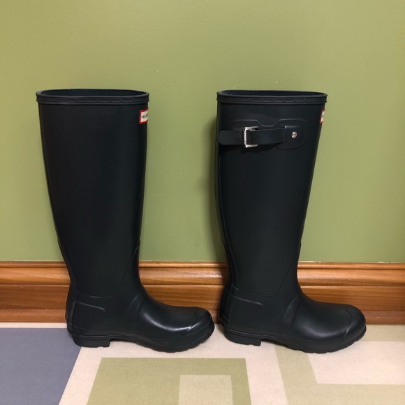 Hunter Black Matte Tall Rain Boots - Picture 4 of 8